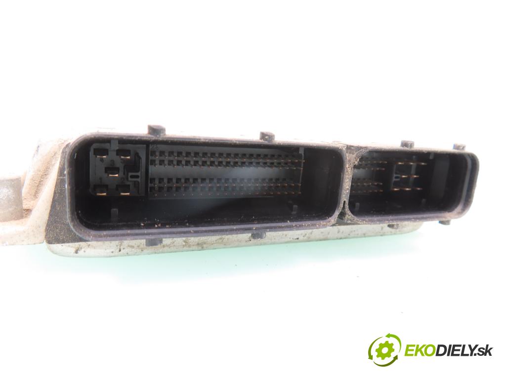 SEAT LEON (1M1) HB 2003 81,00 1.9 TDI 110 - ASV 1896,00 Riadiaca jednotka Motor 038906012JJ ; 0281011997