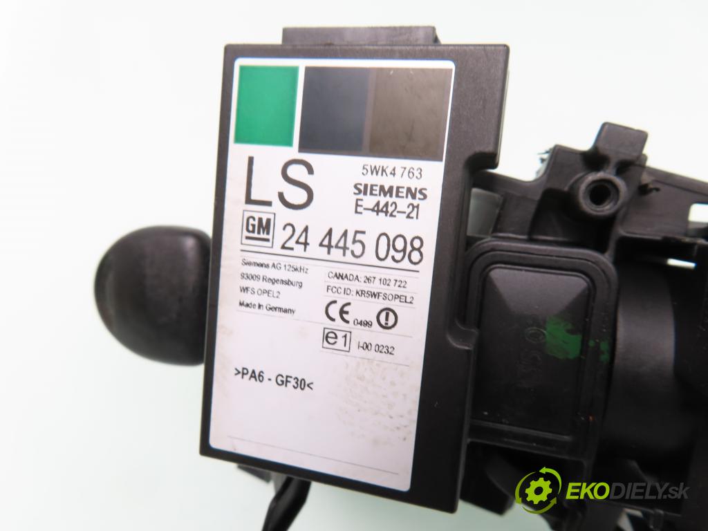 OPEL CORSA C (X01) HB 2003 51,00 1.3 CDTI - Z 13 DT 1248,00 spinačka 90589313 ; 90589389 ; 24413106 (Spínacie skrinky a kľúče)