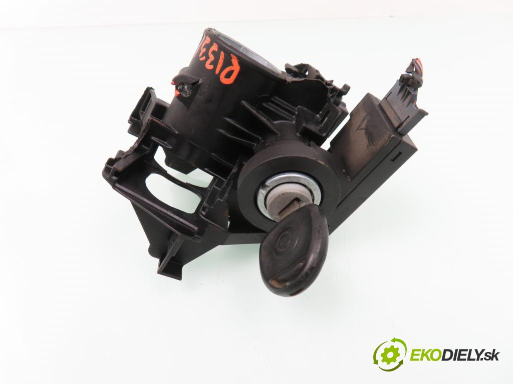 OPEL CORSA C (X01) HB 2003 51,00 1.3 CDTI - Z 13 DT 1248,00 spinačka 90589313 ; 90589389 ; 24413106 (Spínacie skrinky a kľúče)