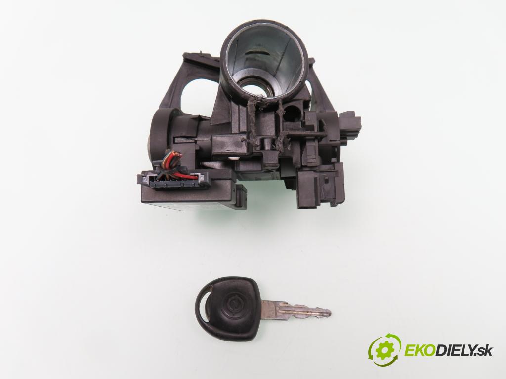 OPEL CORSA C (X01) HB 2003 51,00 1.3 CDTI - Z 13 DT 1248,00 spinačka 90589313 ; 90589389 ; 24413106 (Spínacie skrinky a kľúče)
