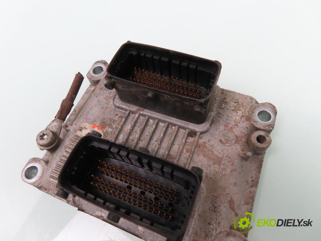 OPEL CORSA C (X01) HB 2002 43,00 1.0 12V 58 - Z 10 XE 973,00 Riadiaca jednotka Motor 0261207960 ; 55350551