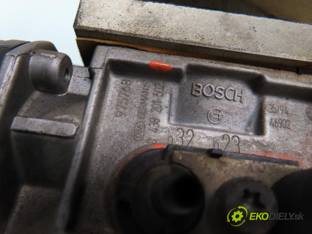 VW POLO (6N1) HB 1994 55,00 75 1.6 - AEA 1598,00 Vstrek 0438201502 ; 0132008601
