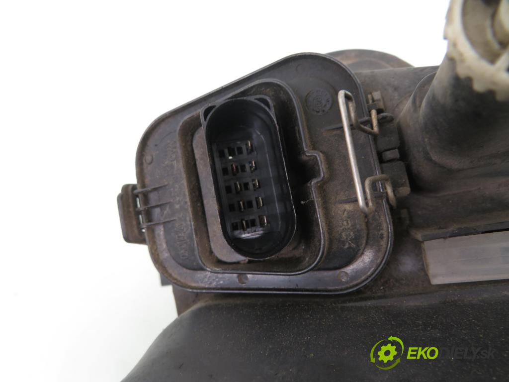 VW GOLF IV (1J1) HB 1998 55,00 1.4 16V 75 - AKQ 1390,00 Svetlo PP 1J1941016B ; 67742020
