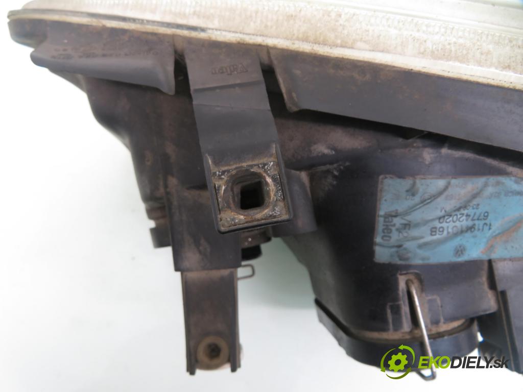 VW GOLF IV (1J1) HB 1998 55,00 1.4 16V 75 - AKQ 1390,00 Svetlo PP 1J1941016B ; 67742020