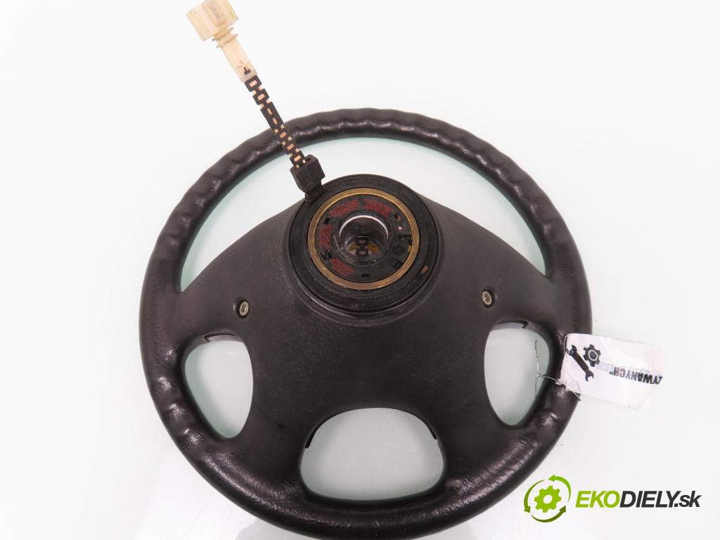 VW POLO (6N1) HB 1994 55,00 75 1.6 - AEA 1598,00 Volant 357419091K ; 3A0419091C ; 3A0880201 (Volanty)