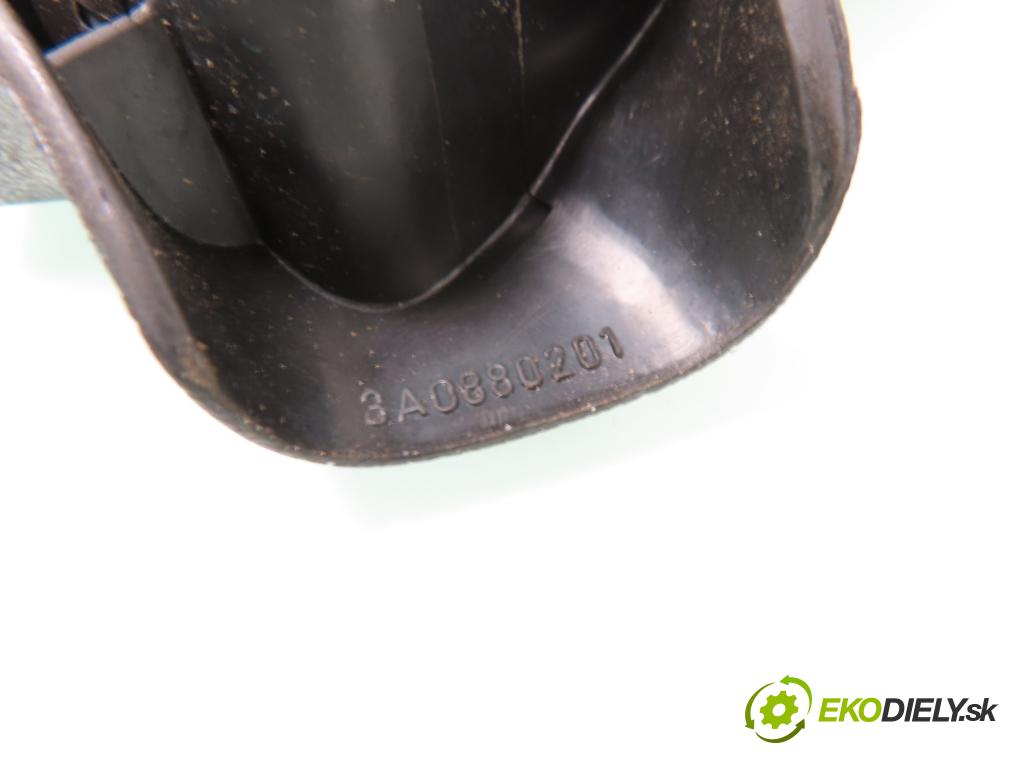 VW POLO (6N1) HB 1994 55,00 75 1.6 - AEA 1598,00 Volant 357419091K ; 3A0419091C ; 3A0880201 (Volanty)