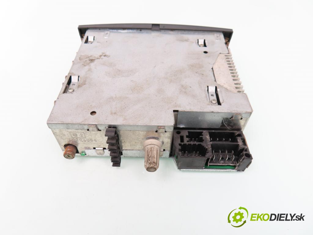 RENAULT SCENIC II (JM0/1_) MINIVAN 2004 88,00 1.9 DCI - F9Q 812 1870,00 RADIO CD 8200505114 ; 8200505114T