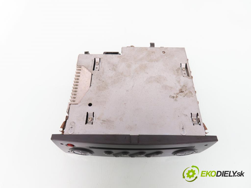 RENAULT SCENIC II (JM0/1_) MINIVAN 2004 88,00 1.9 DCI - F9Q 812 1870,00 RADIO CD 8200505114 ; 8200505114T