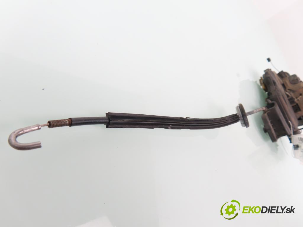 VW PASSAT B5 (3B2) SEDAN 1997 66,00 1.9 TDI - AHH 1896,00 zámok 0384839015A