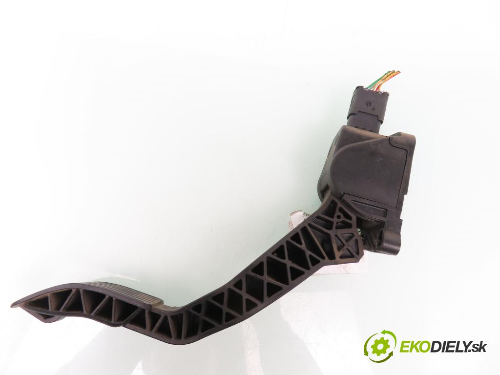 CITROEN C4 I (LC_) HB 2006 66,00 1.6 HDi - 9HX (DV6ATED4) 1560,00 Potenciometer plynu 0280755041 (Pedále)