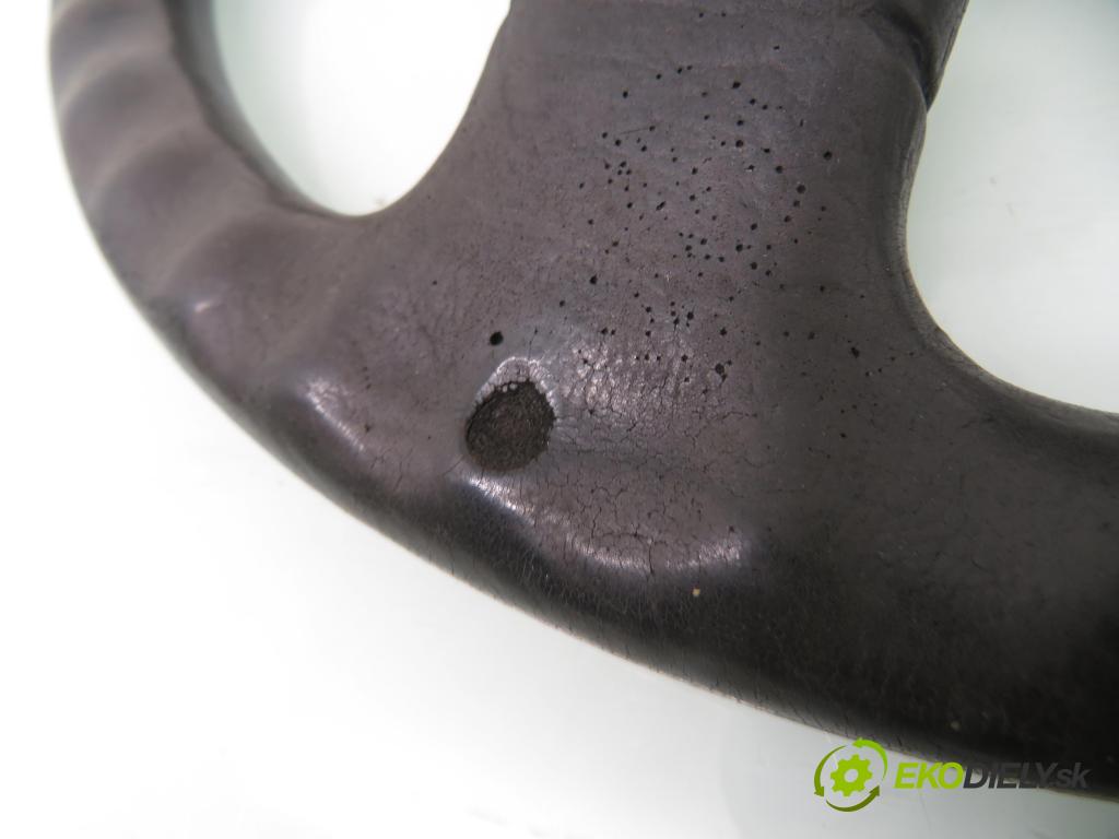 VW POLO (86C, 80) HB 1994 33,00 1.0 Cat - AAU 1043,00 Volant  (Volanty)