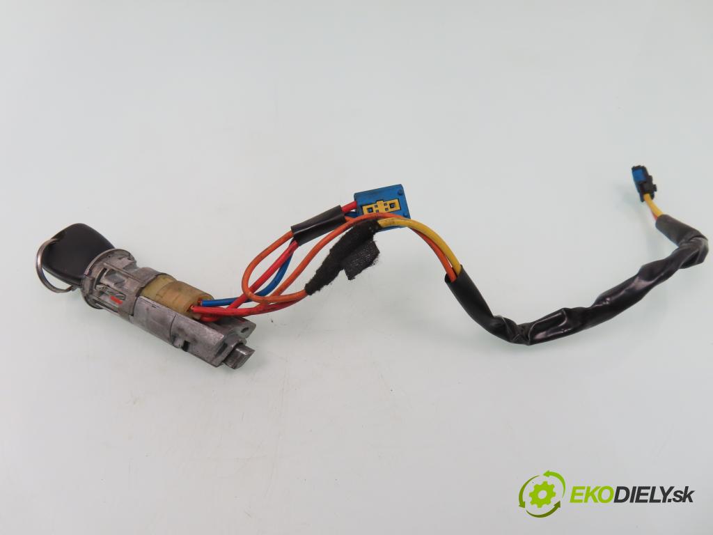 CITROEN XSARA PICASSO (N68) MINIVAN 2003 85,00 1.8 16V - 6FZ (EW7J4) 1749,00 spinačka  (Spínacie skrinky a kľúče)