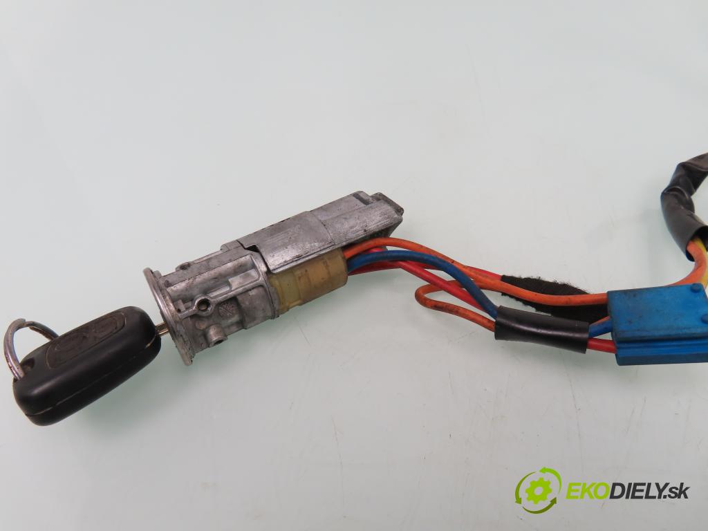 CITROEN XSARA PICASSO (N68) MINIVAN 2003 85,00 1.8 16V - 6FZ (EW7J4) 1749,00 spinačka  (Spínacie skrinky a kľúče)