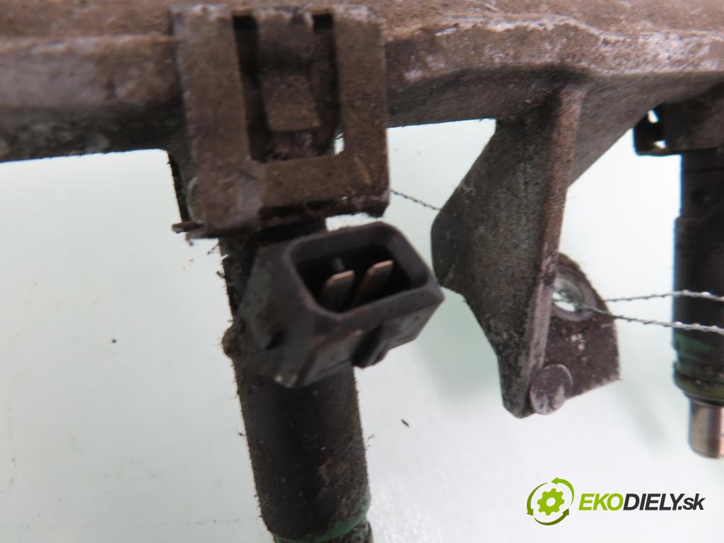 FORD FOCUS (DAW, DBW) HB 1998 74,00 1.6 16V 100 - FYDA 1596,00 Lišta vstrekovacia 98MF9H487BB ; 98MFBA (Vstrekovacie lišty)