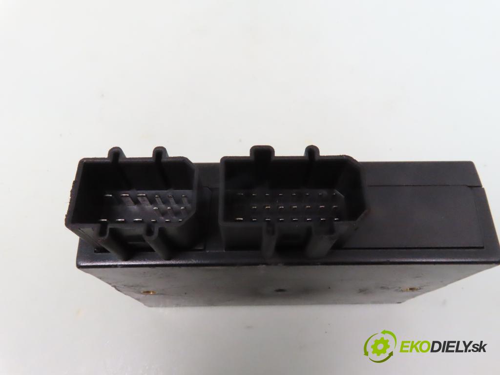 VW BORA (1J2) SEDAN 2001 85,00 2 - AZJ 1984,00 MODUL komfortu 1C0959799B