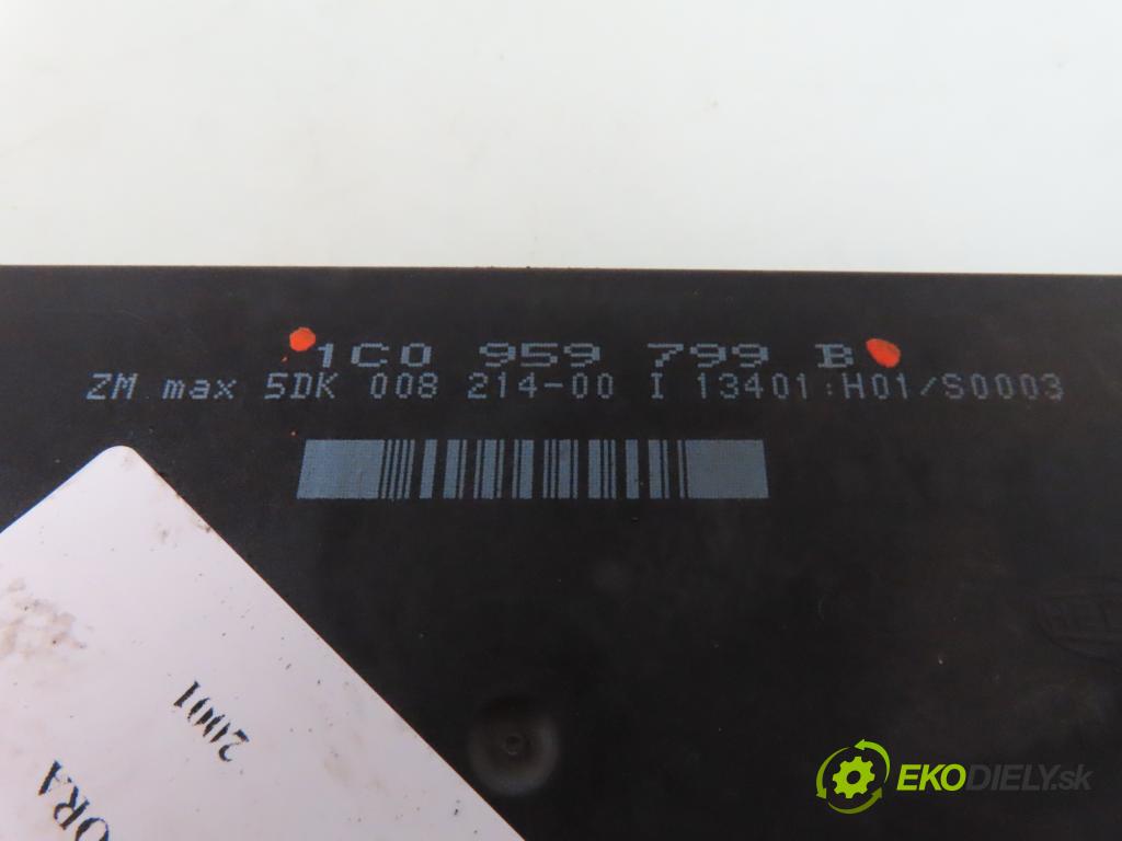 VW BORA (1J2) SEDAN 2001 85,00 2 - AZJ 1984,00 MODUL komfortu 1C0959799B