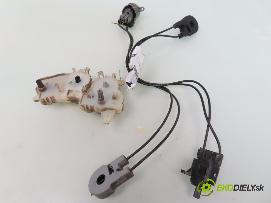 FORD FOCUS (DAW, DBW) KOMBI 2000 66,00 1.8 TDDi 90 - C9DA 1753,00 Lanko panel kúrenia 98AB11504AG ; 98AB11503AG