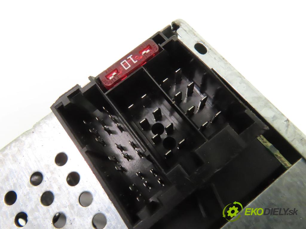 FIAT STILO (192_) HB 2003 76,00 1.6 16V 103 - 182 B6.000 1596,00 RADIO CD 2FCF18C838JA ; 735374218