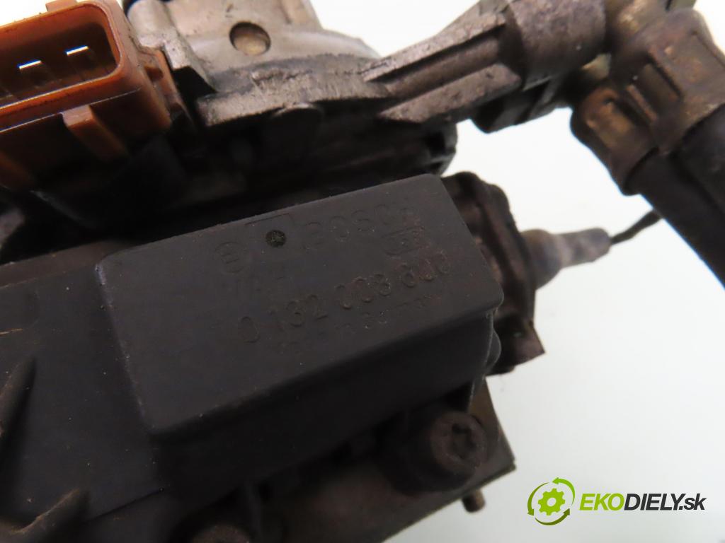 VW POLO (86C, 80) HB 1994 33,00 1.0 Cat - AAU 1043,00 Vstrek 0438201089 ; 0132008600 ; 343521568