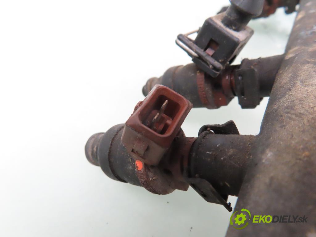 SKODA FELICIA II (6U1) HB 1998 40,00 1.3 - AMG 1289,00 Lišta vstrekovacia 047906031 ; 5WP4274 (Vstrekovacie lišty)