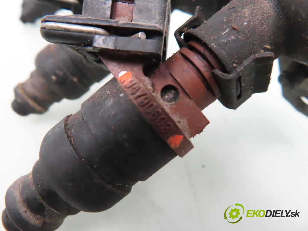 SKODA FELICIA II (6U1) HB 1998 40,00 1.3 - AMG 1289,00 Lišta vstrekovacia 047906031 ; 5WP4274 (Vstrekovacie lišty)