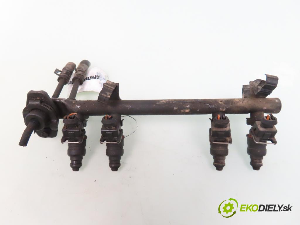 SKODA FELICIA II (6U1) HB 1998 40,00 1.3 - AMG 1289,00 Lišta vstrekovacia 047906031 ; 5WP4274 (Vstrekovacie lišty)