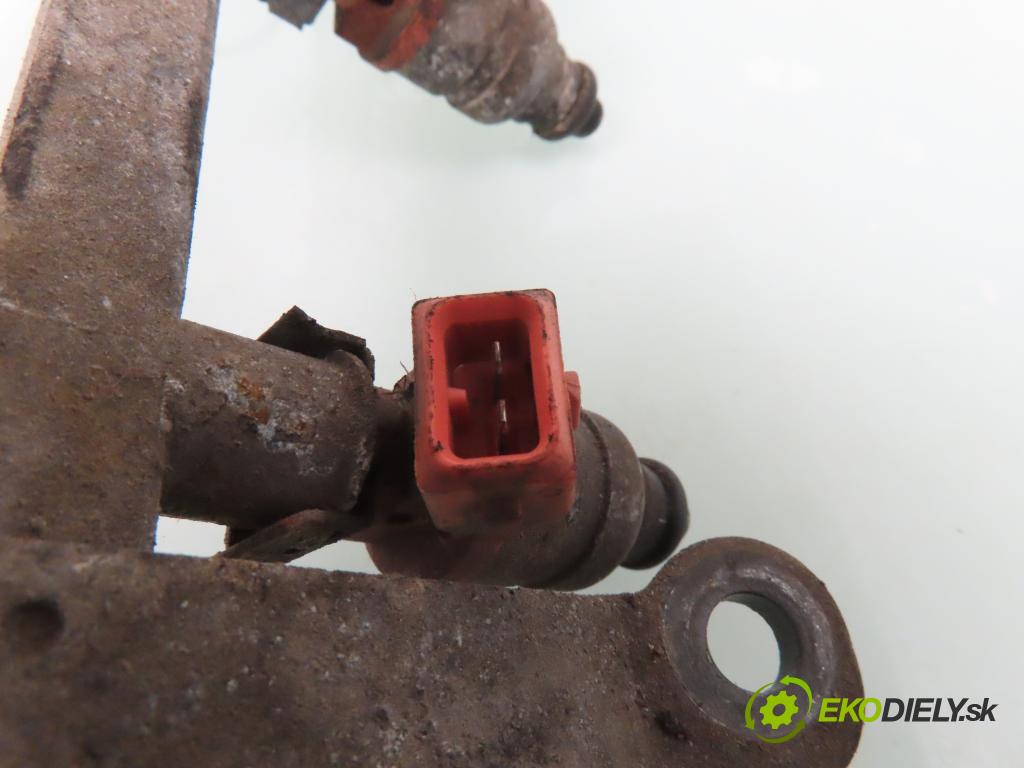 CHEVROLET AVEO / KALOS liftback (T200) HB 2004 53,00 1.2 - F12S3 1150,00 Lišta vstrekovacia 96518620 (Vstrekovacie lišty)