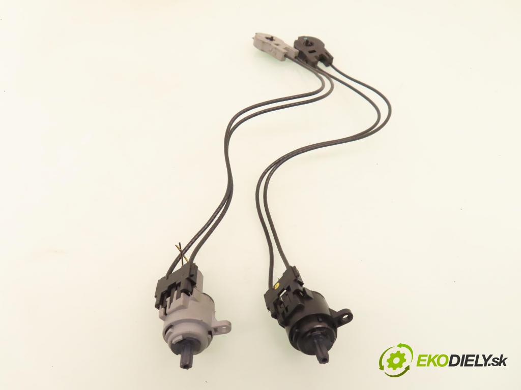 FORD FOCUS Turnier (DNW) KOMBI 2004 74,00 1.8 TDCi - FFDA 1753,00 Lanko panel kúrenia 2M5111503AA ; 2M5111504AA