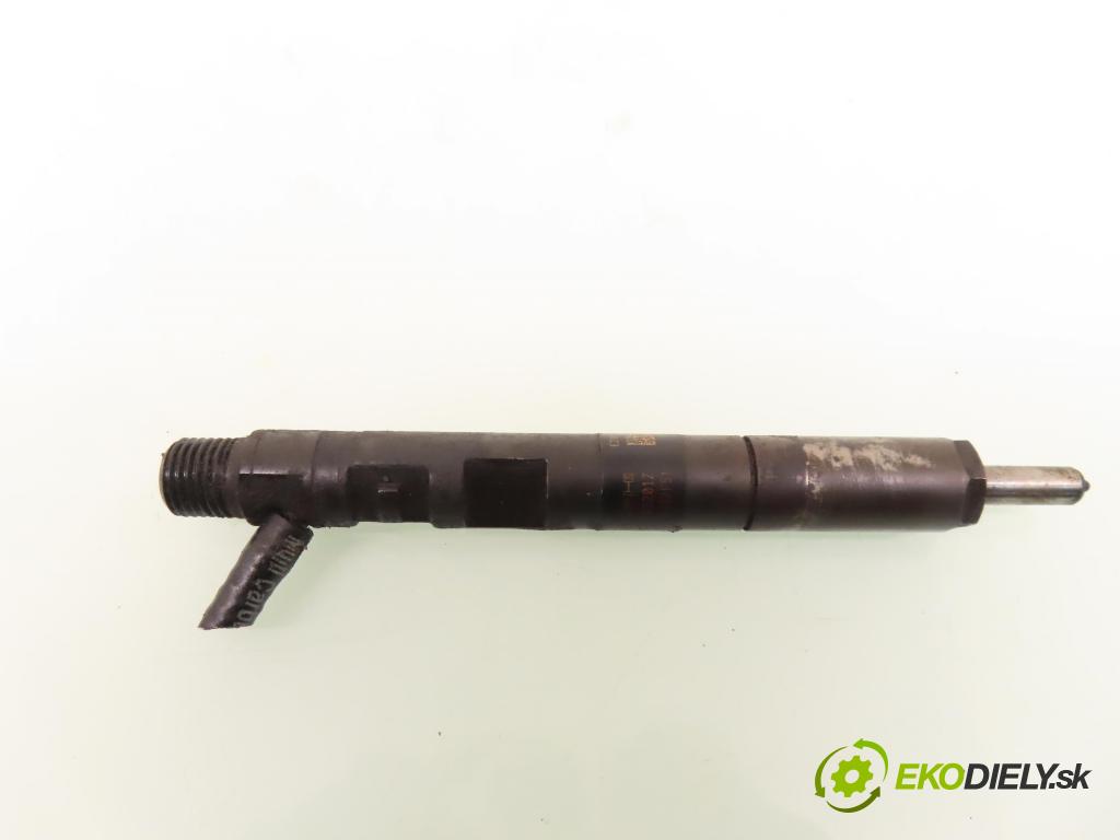 FORD FOCUS Turnier (DNW) KOMBI 2004 74,00 1.8 TDCi - FFDA 1753,00 vstrekovač EJBR02201Z ; 2T1Q9F593AA (Vstrekovače)