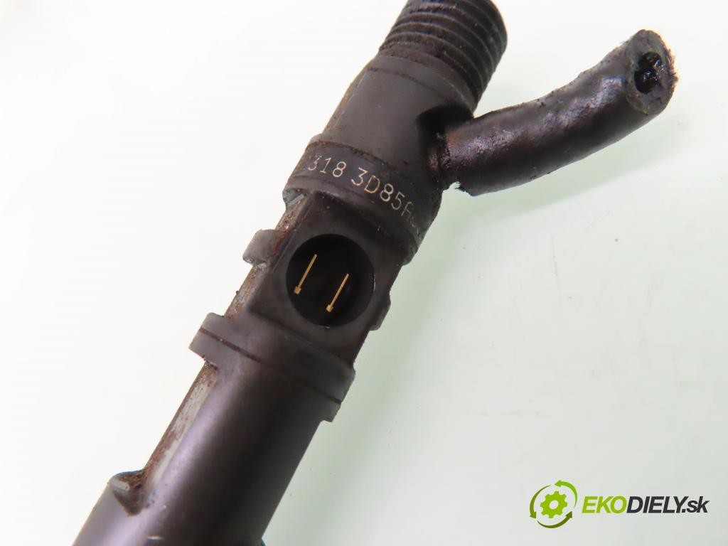 FORD FOCUS Turnier (DNW) KOMBI 2004 74,00 1.8 TDCi - FFDA 1753,00 vstrekovač EJBR02201Z ; 2T1Q9F593AA (Vstrekovače)