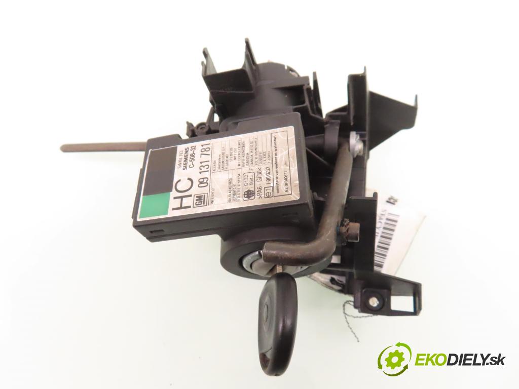 OPEL ASTRA G liftback (T98) HB 1999 60,00 2.0 DI - X 20 DTL 1995,00 spinačka 90589313 ; 90589389 (Spínacie skrinky a kľúče)