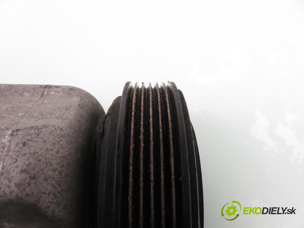 VW BORA (1J2) SEDAN 2001 85,00 2 - AZJ 1984,00 KOMPRESOR: klimatizácie  (Kompresory klimatizácie)