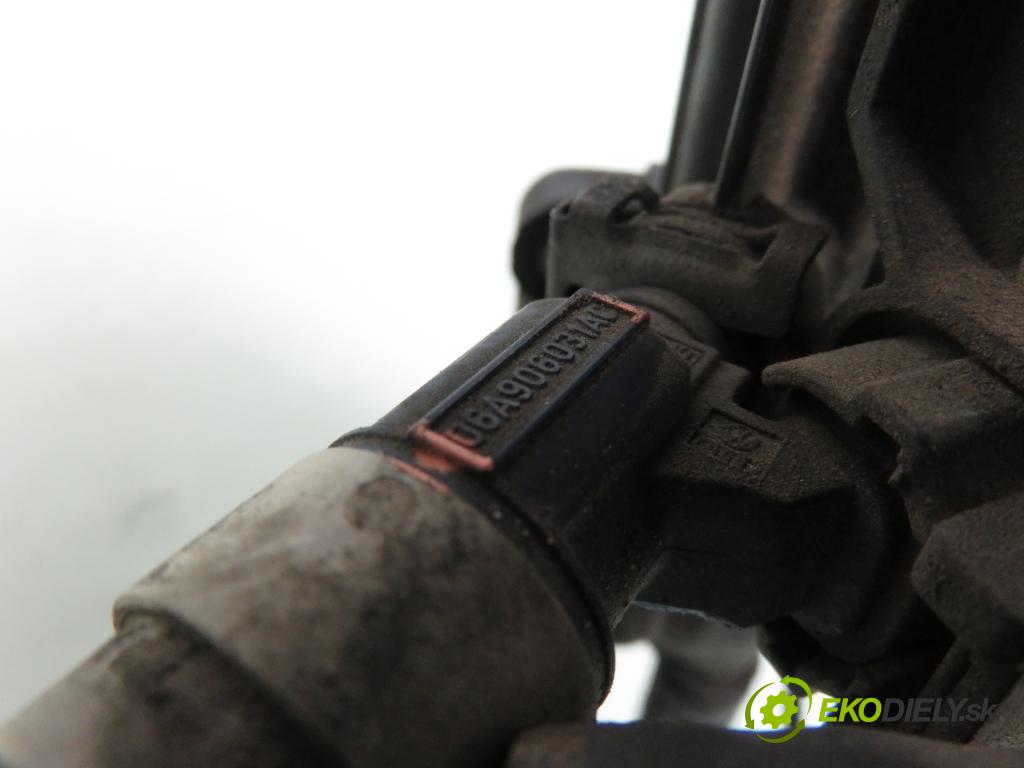 VW BORA (1J2) SEDAN 2001 85,00 2 - AZJ 1984,00 Lišta vstrekovacia 06A133317A ; 0280155995 ; 06A906031AC (Vstrekovacie lišty)