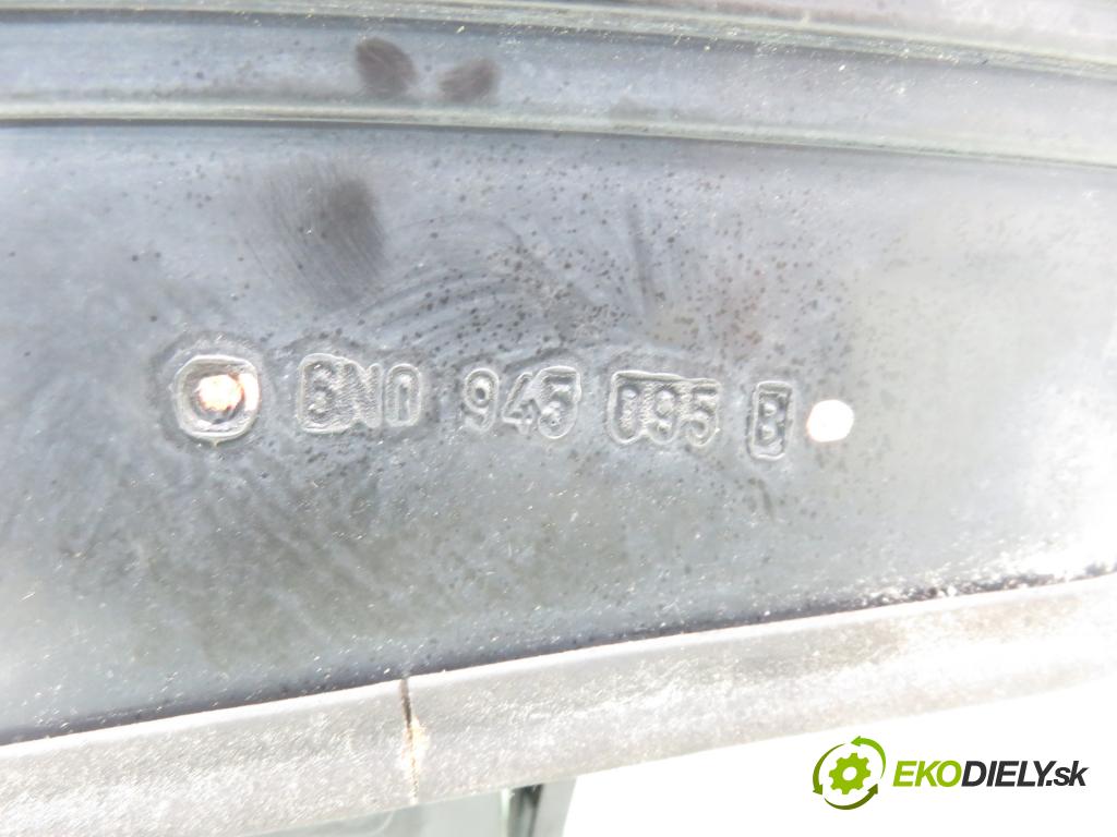 VW POLO (6N1) HB 1996 55,00 75 1.6 - AEA 1598,00 svetla zadní část 6N0945096B ; 6N0945095B