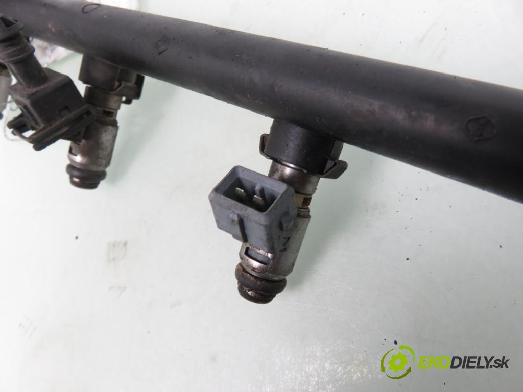 RENAULT SCENIC I (JA0/1_) MINIVAN 2000 79,00 1.6 16V 107 - K4M 700 1598,00 Lišta vstrekovacia 7700112519 ; 048H704274 (Vstrekovacie lišty)