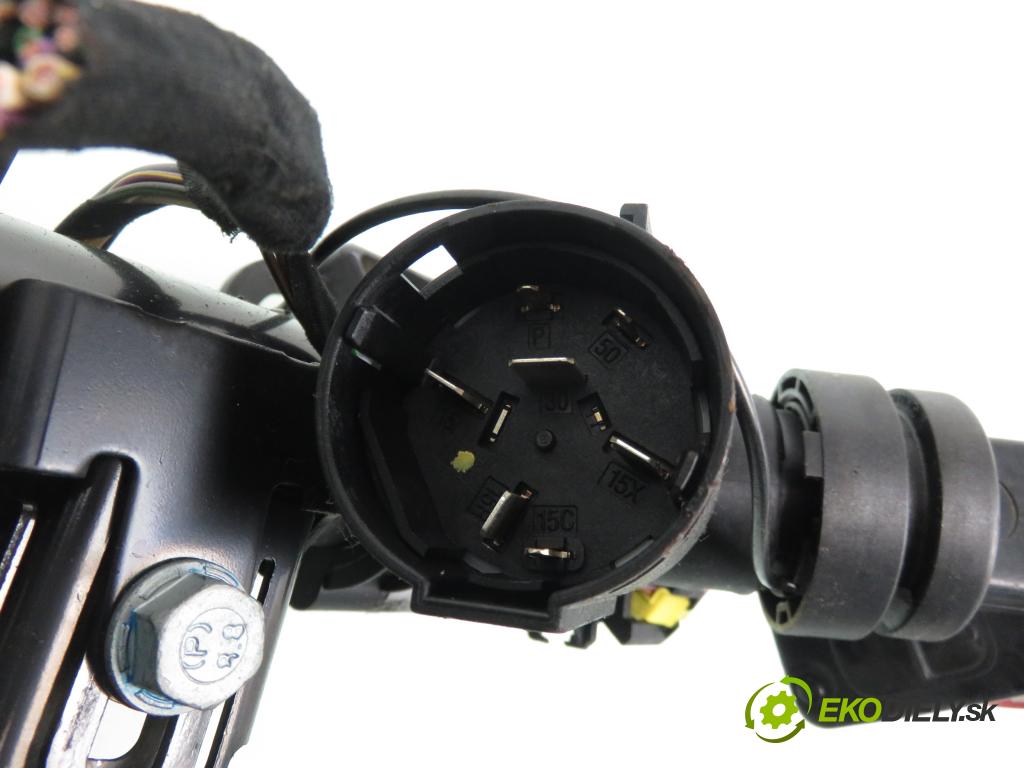 MERCEDES-BENZ KLASA A (W168) HB 1999 60,00 1.4 A 140 82 - M 166.940 1397,00 spinačka  (Spínacia skrinka a kľúč)