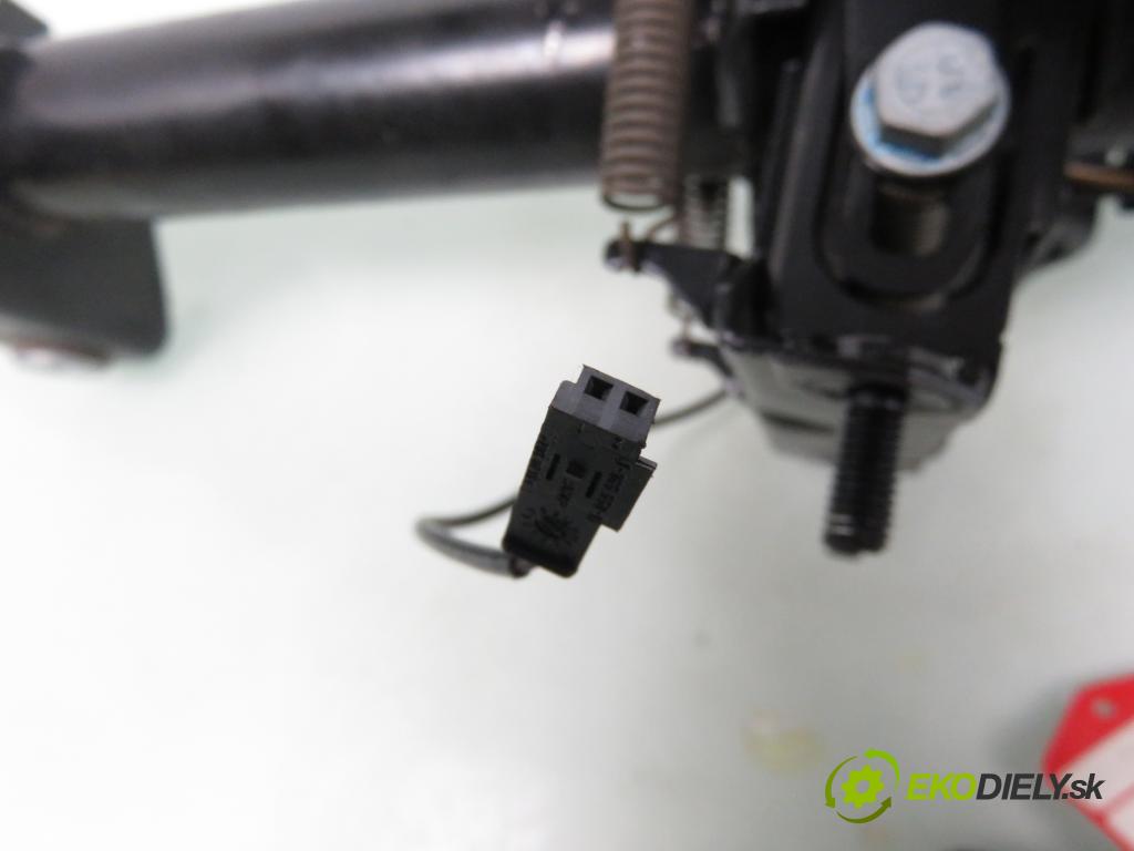 MERCEDES-BENZ KLASA A (W168) HB 1999 60,00 1.4 A 140 82 - M 166.940 1397,00 spinačka  (Spínacia skrinka a kľúč)