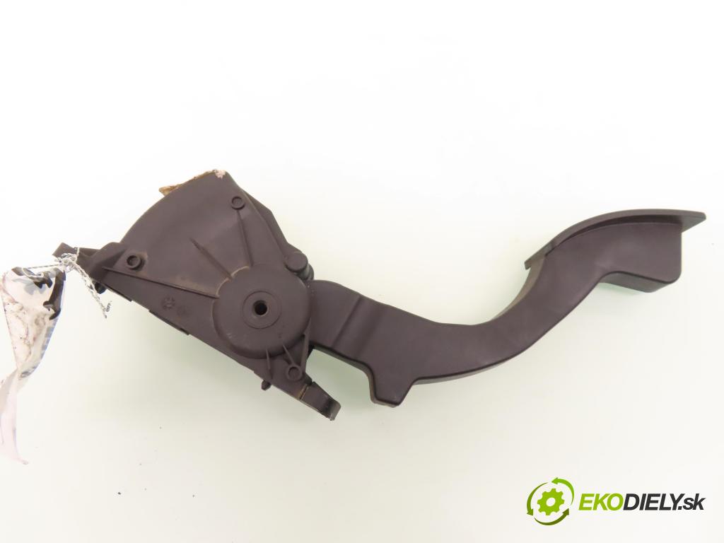 FORD FOCUS II Turnier (DA_, FFS, DS) KOMBI 2009 92,00 1.8 - Q7DA 1798,00 Potenciometer plynu 4M519F836AK ; 6PV00864132 (Pedále)