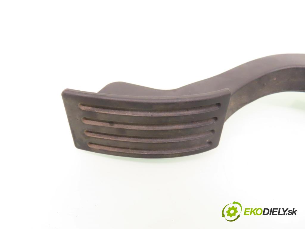 FORD FOCUS II Turnier (DA_, FFS, DS) KOMBI 2009 92,00 1.8 - Q7DA 1798,00 Potenciometer plynu 4M519F836AK ; 6PV00864132 (Pedále)