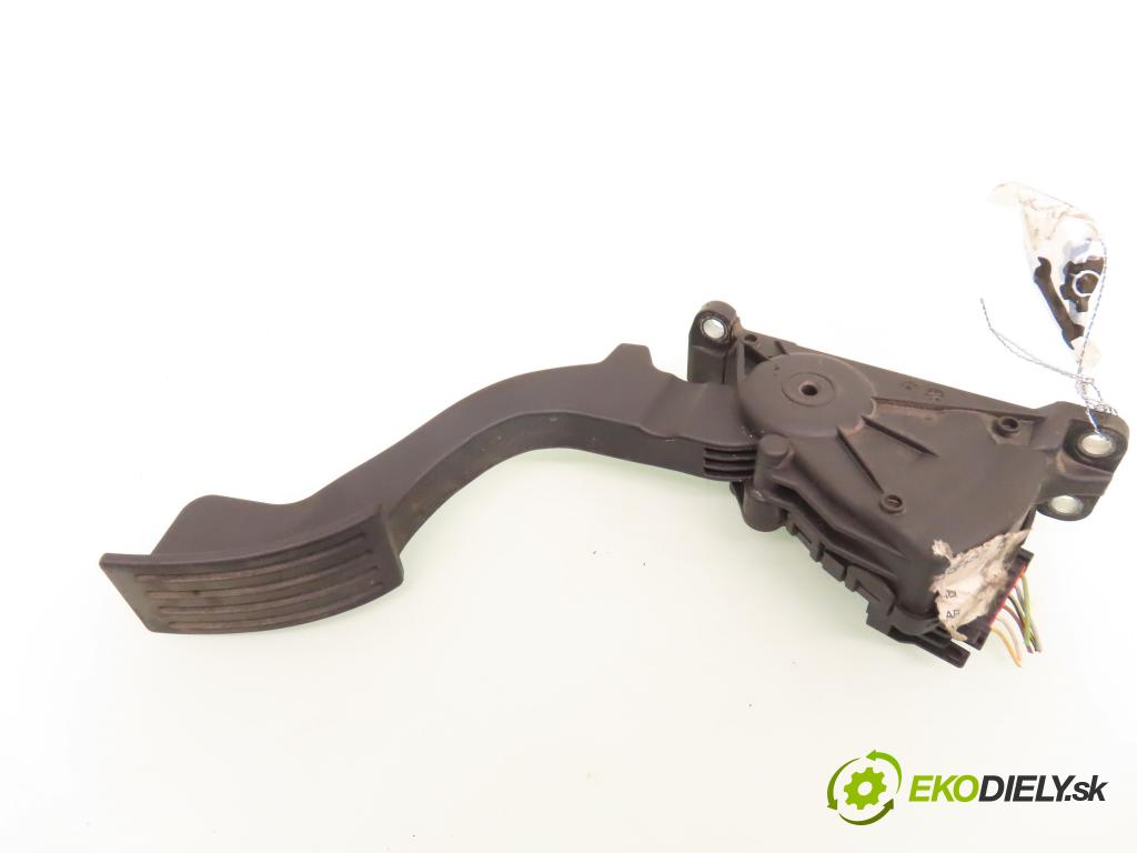 FORD FOCUS II Turnier (DA_, FFS, DS) KOMBI 2009 92,00 1.8 - Q7DA 1798,00 Potenciometer plynu 4M519F836AK ; 6PV00864132 (Pedále)