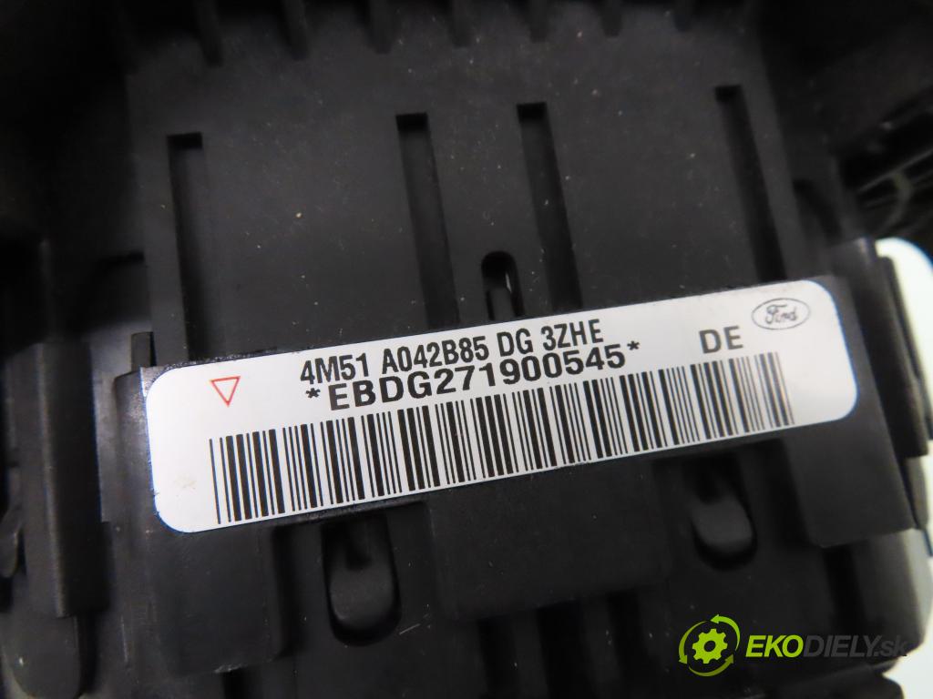 FORD FOCUS II Turnier (DA_, FFS, DS) KOMBI 2009 92,00 1.8 - Q7DA 1798,00 Volant 4M513600EL ; 4M51A042885DG ; 4M51A042B85DG (Volanty)