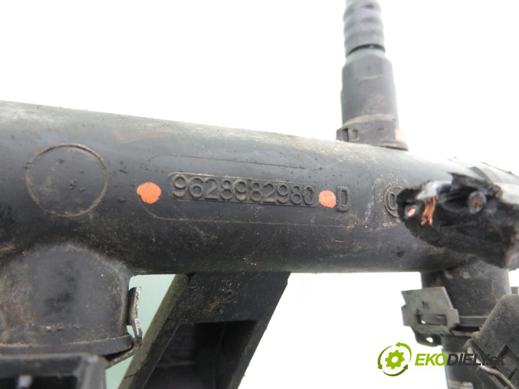 PEUGEOT 206 liftback (2A/C) HB 2000 44,00 1.1 60 - HFZ 1124,00 Lišta vstrekovacia 9628982980 (Vstrekovacia lišta)