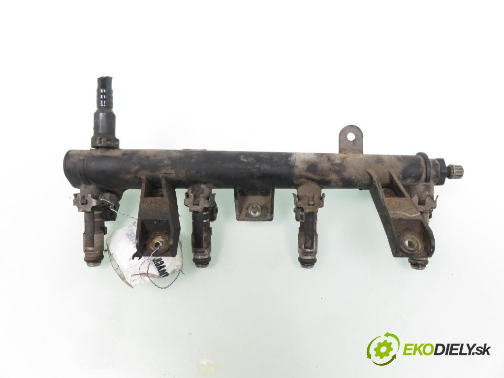 PEUGEOT 206 liftback (2A/C) HB 2000 44,00 1.1 60 - HFZ 1124,00 Lišta vstrekovacia 9628982980 (Vstrekovacia lišta)