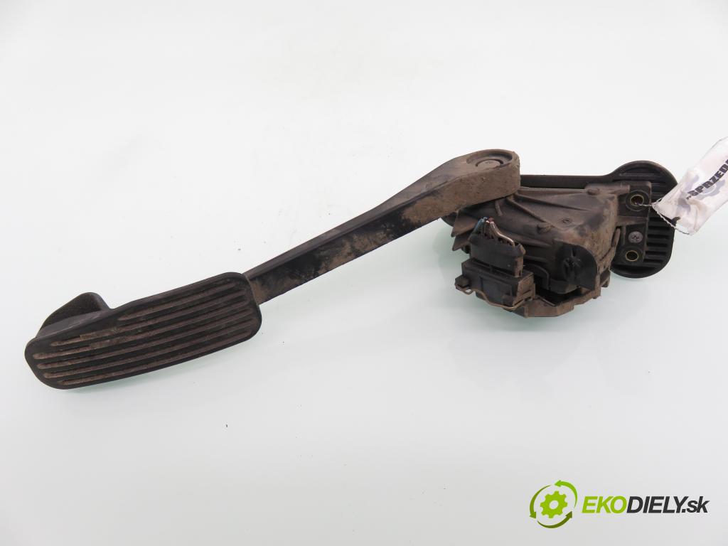 VOLVO S60 I (384) SEDAN 2001 132,00 2.0 T - B 5204 T5 1984,00 Potenciometer plynu 9496822 (Pedál)