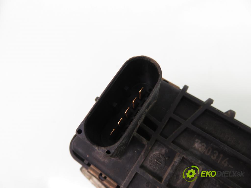 VOLVO S60 I (384) SEDAN 2007 120,00 2.4 D5 - D 5244 T 2401,00 RYCHLONABÍJEČKA: 30757080 ; GTB2056VL ; 6NW009228 (Turbodúchadla (kompletní))