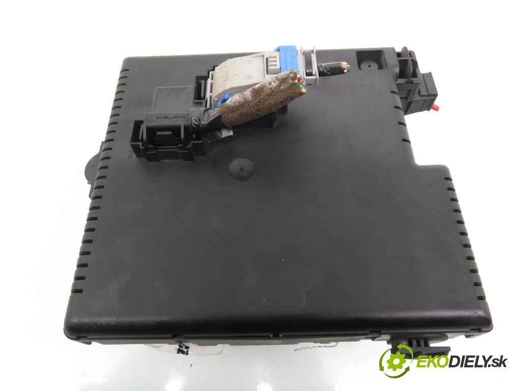 VOLVO S60 I (384) SEDAN 2007 120,00 2.4 D5 - D 5244 T 2401,00 MODUL BSI 28080156 ; 30786646