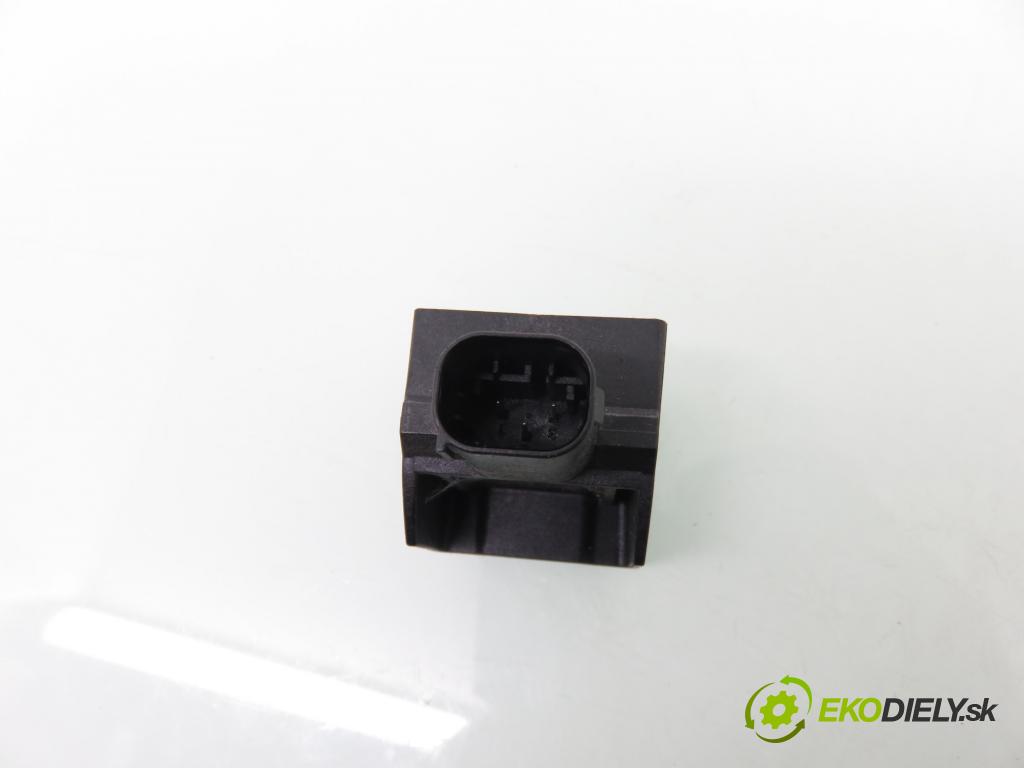 AUDI A2 (8Z0) HB 2000 55,00 1.4 - AUA 1390,00 snímač ESP 1J0907651A