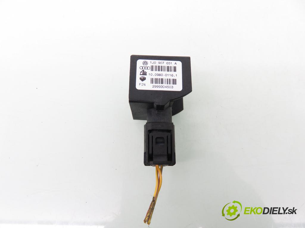 AUDI A2 (8Z0) HB 2000 55,00 1.4 - AUA 1390,00 snímač ESP 1J0907651A