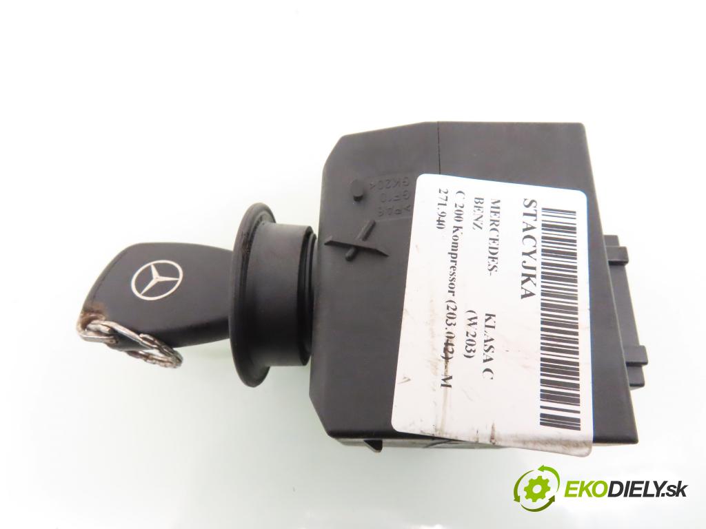 MERCEDES-BENZ KLASA C (W203) SEDAN 2001 120,00 C 200 Kompressor (203.042) - M 271.940 1796,00 spinačka 2095450508 (Spínacie skrinky a kľúče)