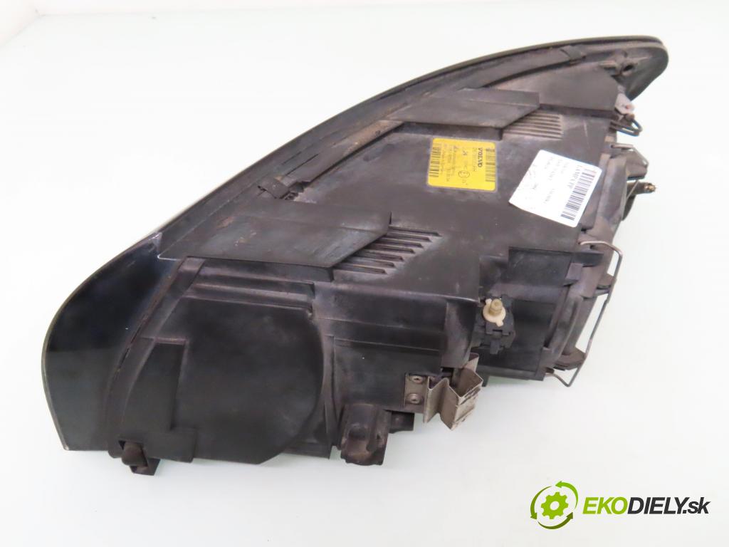 VOLVO V50 (MW) KOMBI 2004 100,00 2.0 D 136 - D 4204 T (PSA) 1997,00 světlo PP 30678913 ; 0301198204